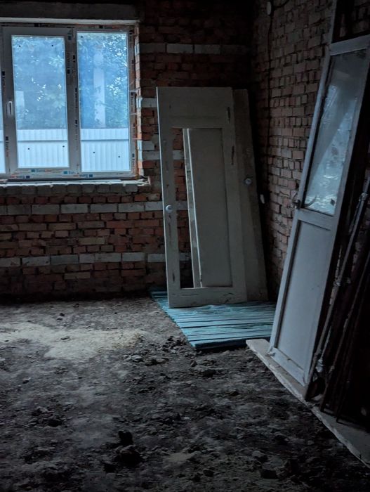 ПРОДАМ великий недобудований БУДИНОК. Вул. Якимченка. Район: Бабичівка