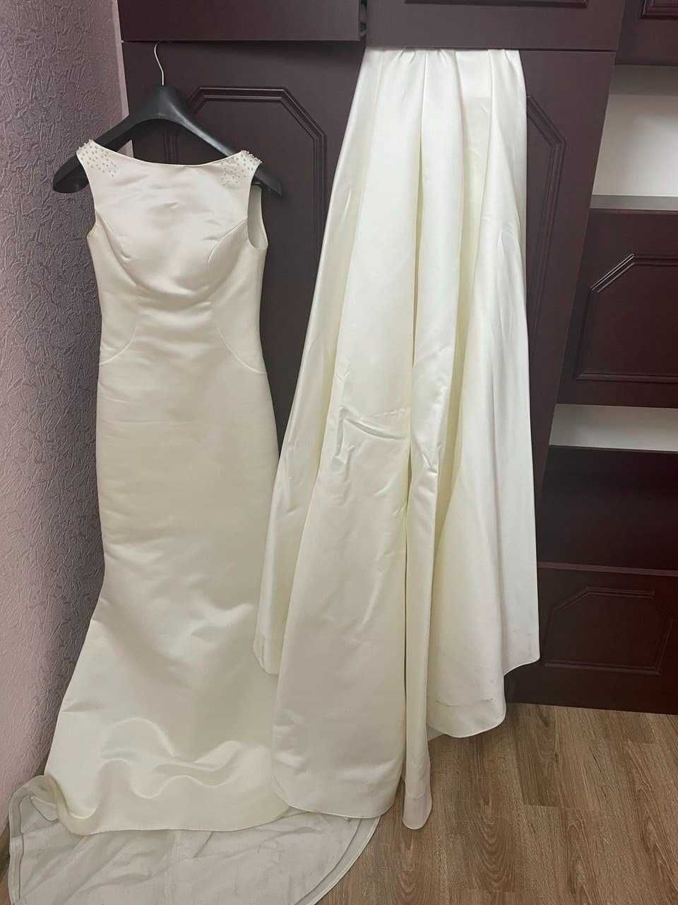 Фантастическое свадебное платье и фата