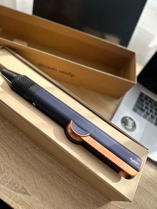 Dyson Airstrait - випрямляч/фен для волосся