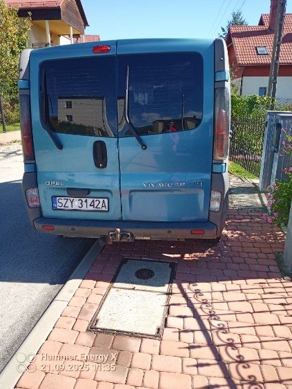 Opel vivaro 9 osobowy HAK super stan