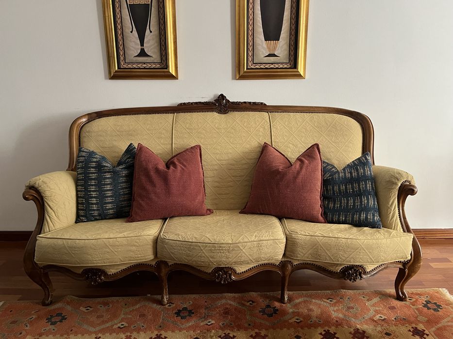 Sofa Vintage Madeira de Nogueira Maciça