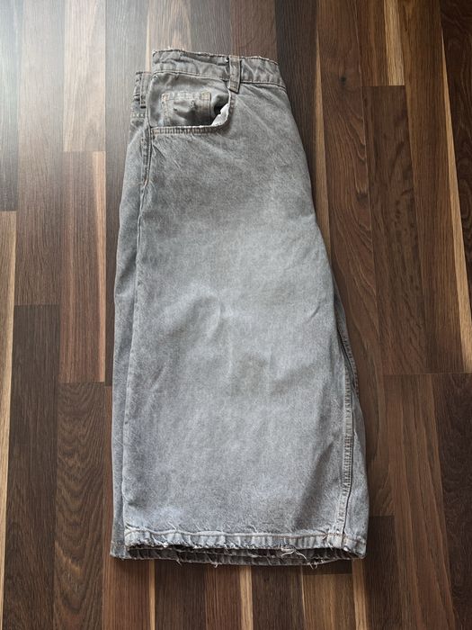 сірі шорти baggy. bershka