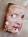 Livro "Tudo o que queres que eu seja" de Mindy Mejia