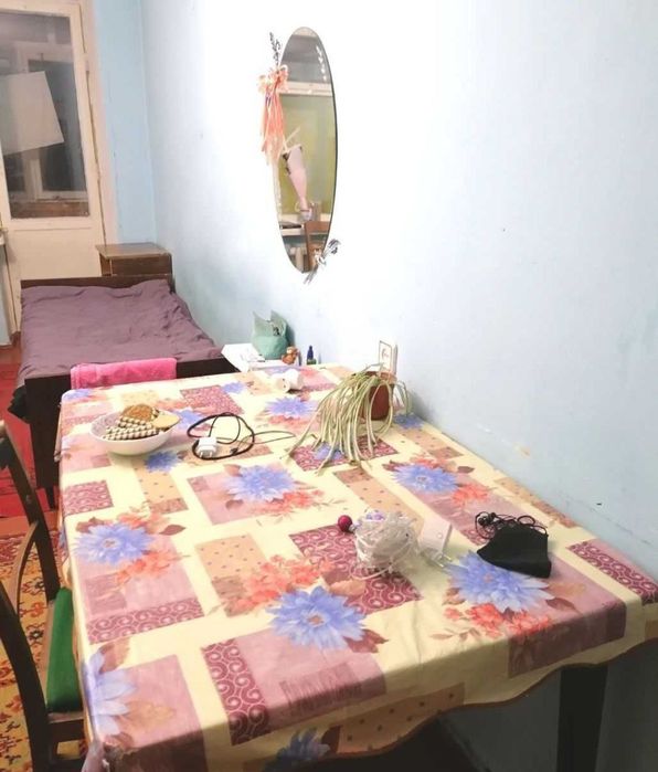 Здам ліжко -місце для проживання дівчини.Василя Червонія.