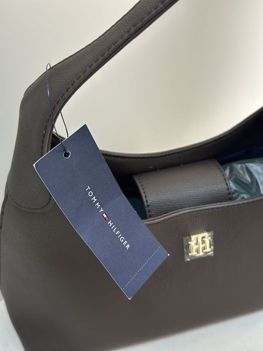 Нова жіноча сумка Tommy Hilfiger в трендовому кольор