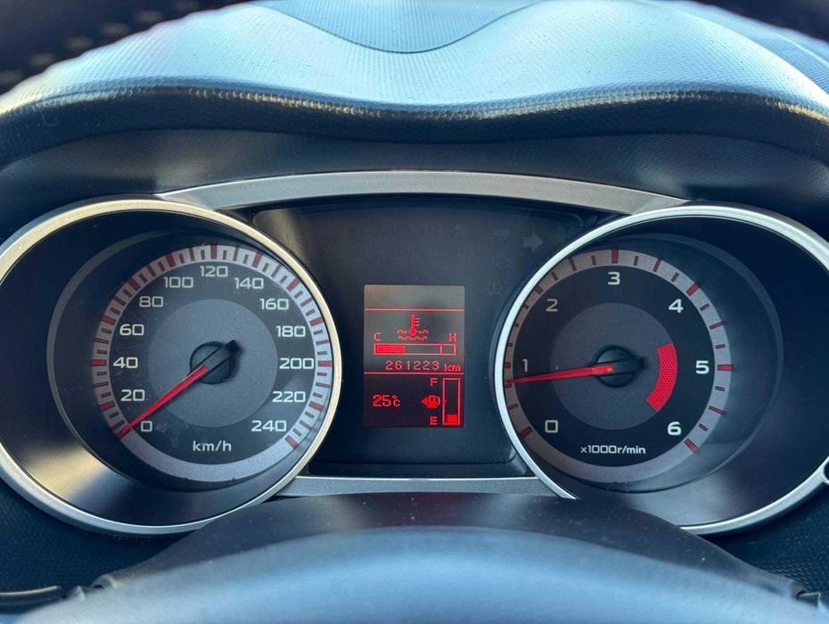 Mitsubishi Outlander II 2.0  - Garantia Incluída