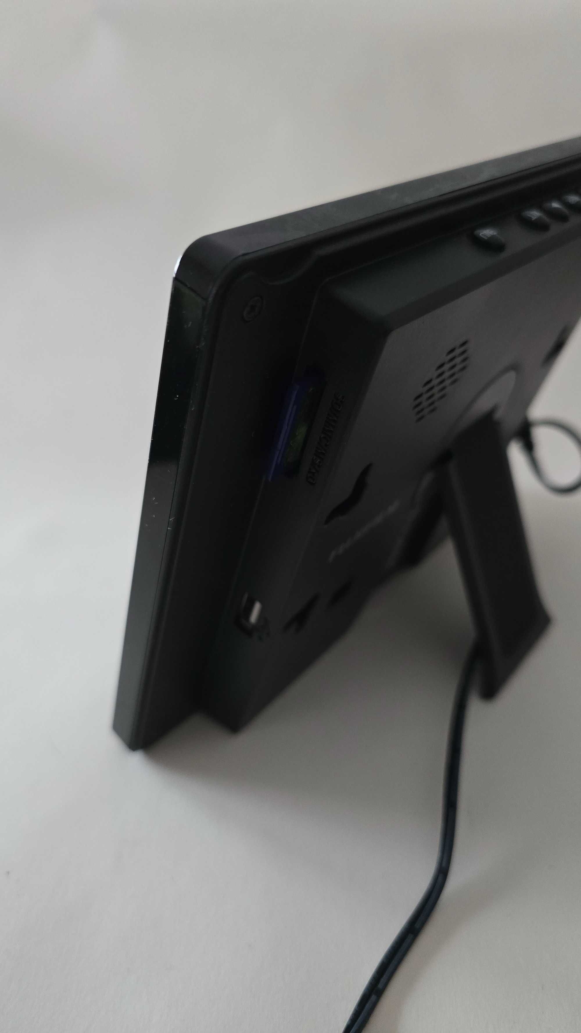 • Moldura Digital Fujifilm com Leitor de Cartão e Ficha Inglesa