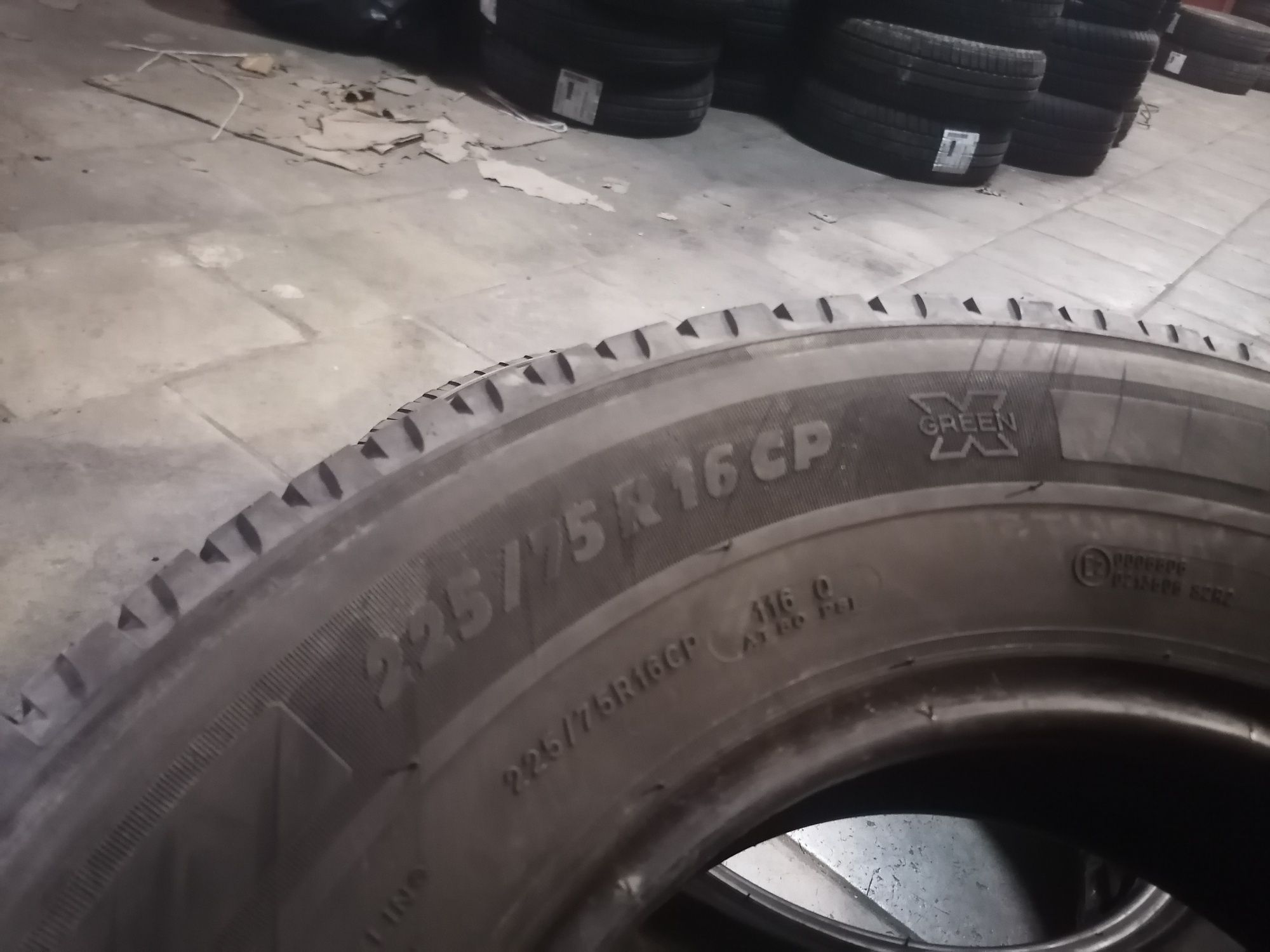 225.75.R16cp Michelin комплект