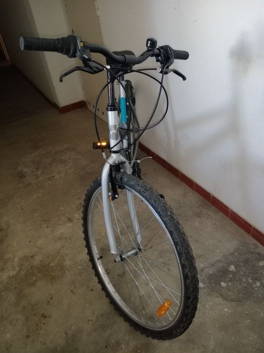 85€ Bicicleta roda 26 excelente estado pegar e andar tudo ok