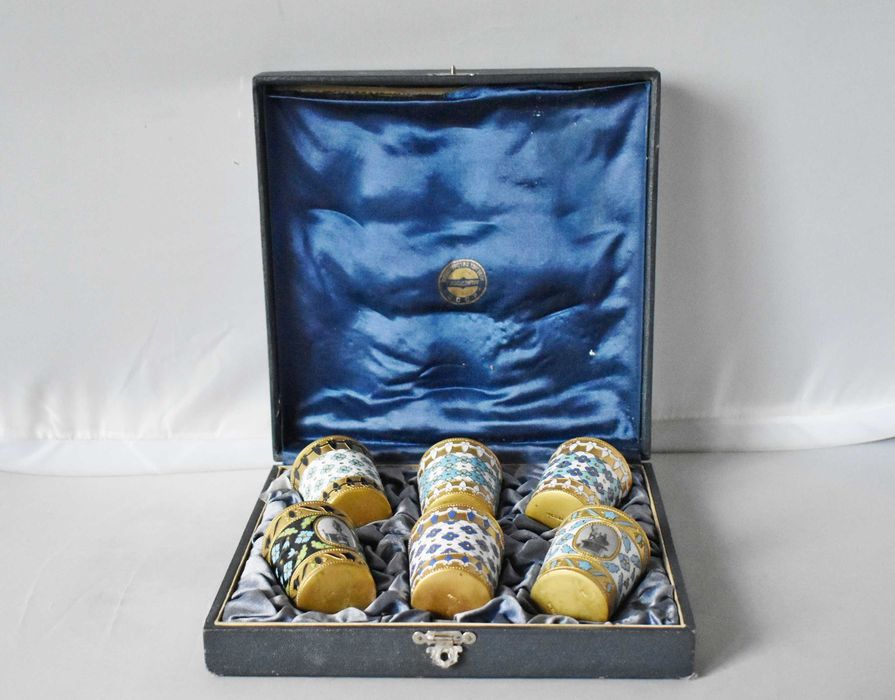 Kpl. starodawnych rosyjskich kieliszków, pucharków w emalii