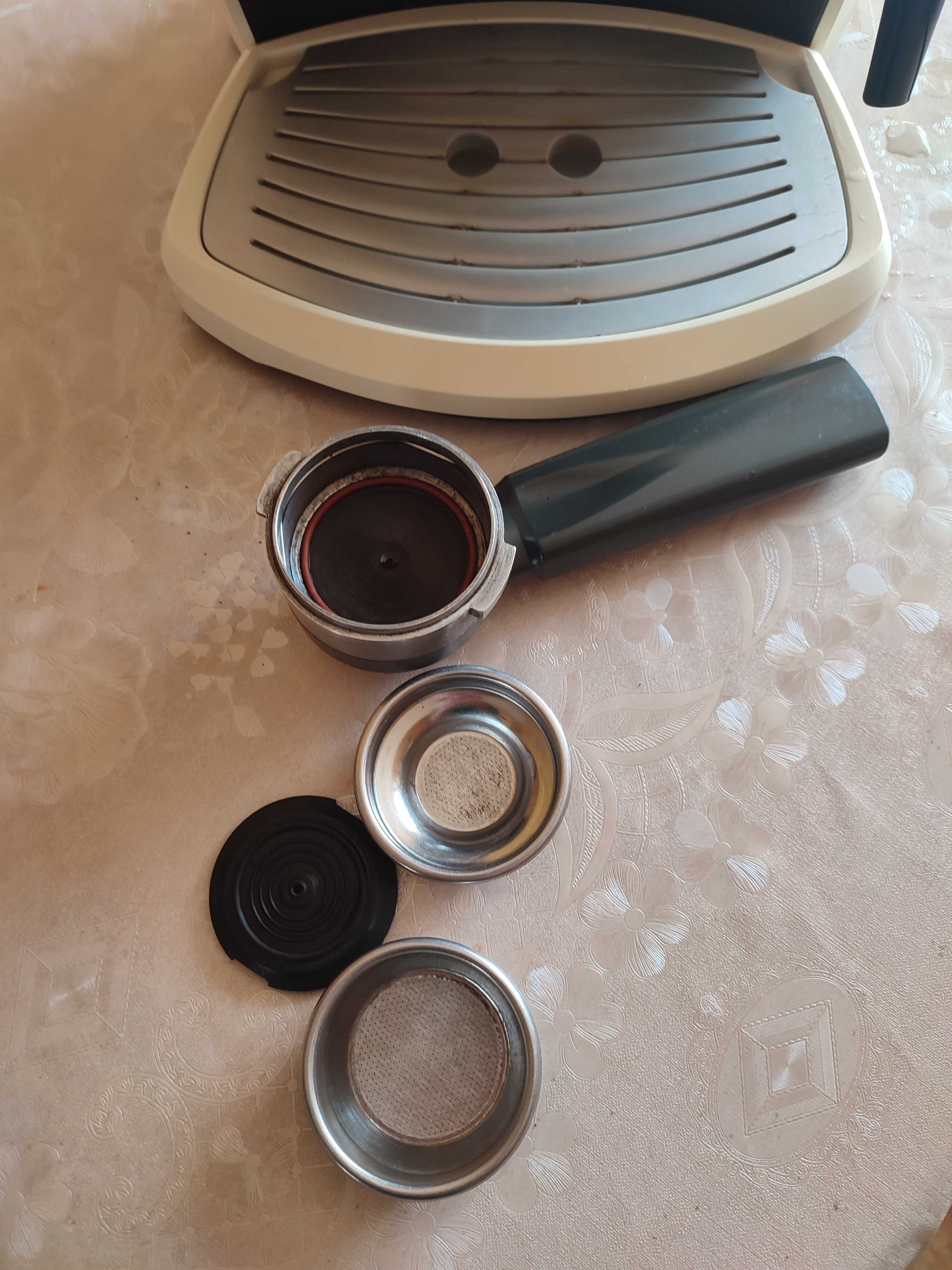 продам кавоварку Saeco nina plus
