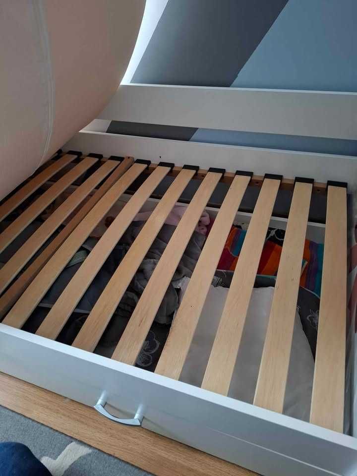 Łóżko dziecięce z motywem kotka
