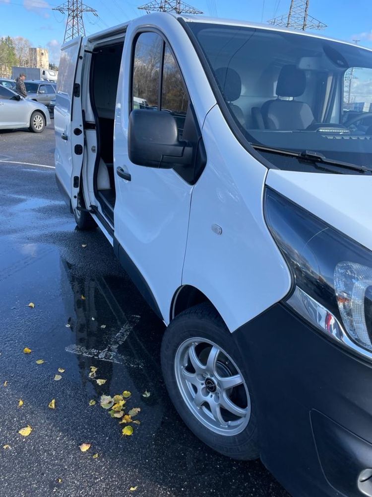 Продам Opel Vivaro