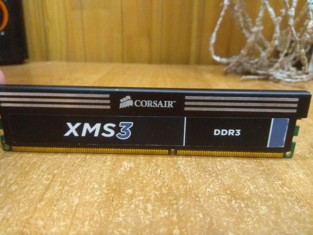 Ігрова оперативка Corsair ddr3  XMS3  1600Mhz