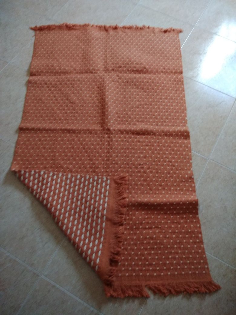Quadros, tapetes, cortinas, etc. Toda a decoração 28€