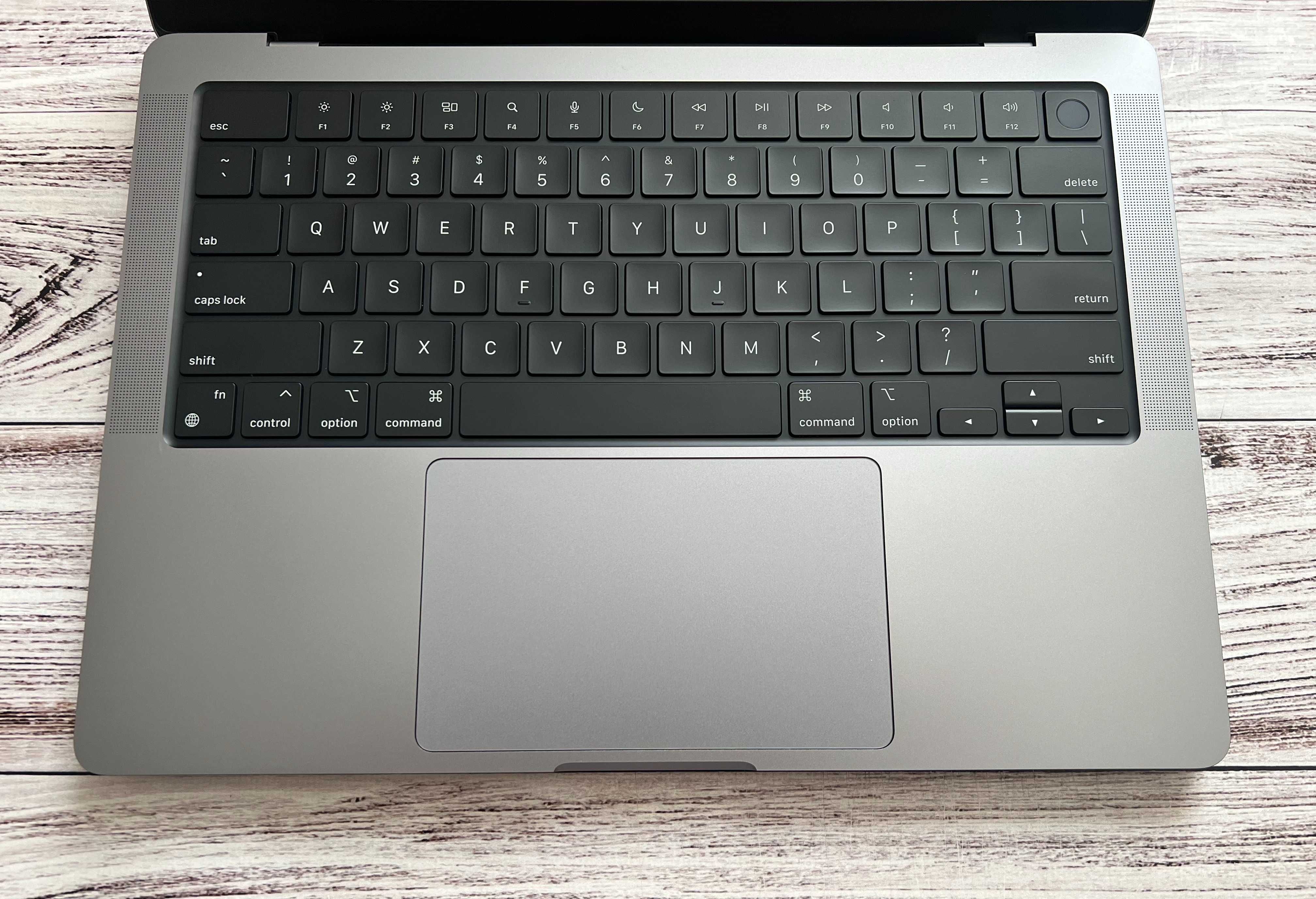 Macbook Pro 14" 2021 M1 Pro / 16Gb DDR5 / SSD 512Gb