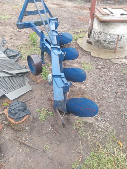 Плуг 4/25 чотирьох корпусний до трактора МТЗ,ЮМЗ, т-40.