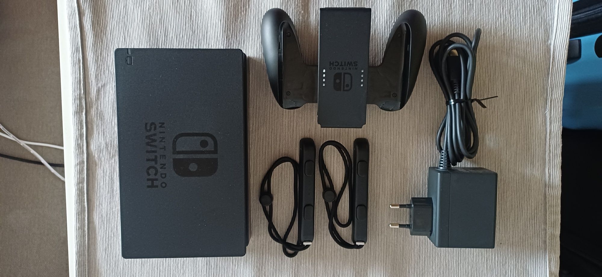 Nintendo Switch + dwie gry