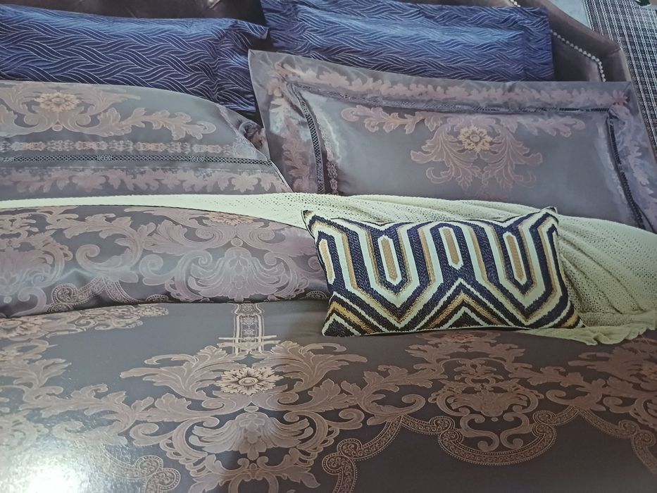 Постільна білизна  преміум класа у подарунковій упаковцір