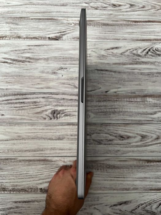 MacBook Pro 16" A2141 (Touch Bar 2019)Core i9 2.4/32/500 Pro 5300M 4Gb