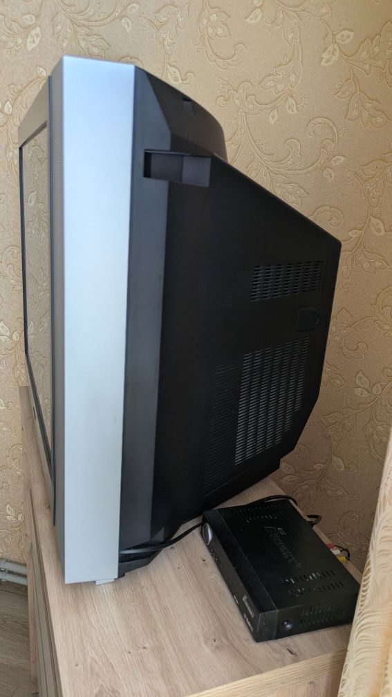 Телевізор Sanyo + тюнер Т2 у комплекті