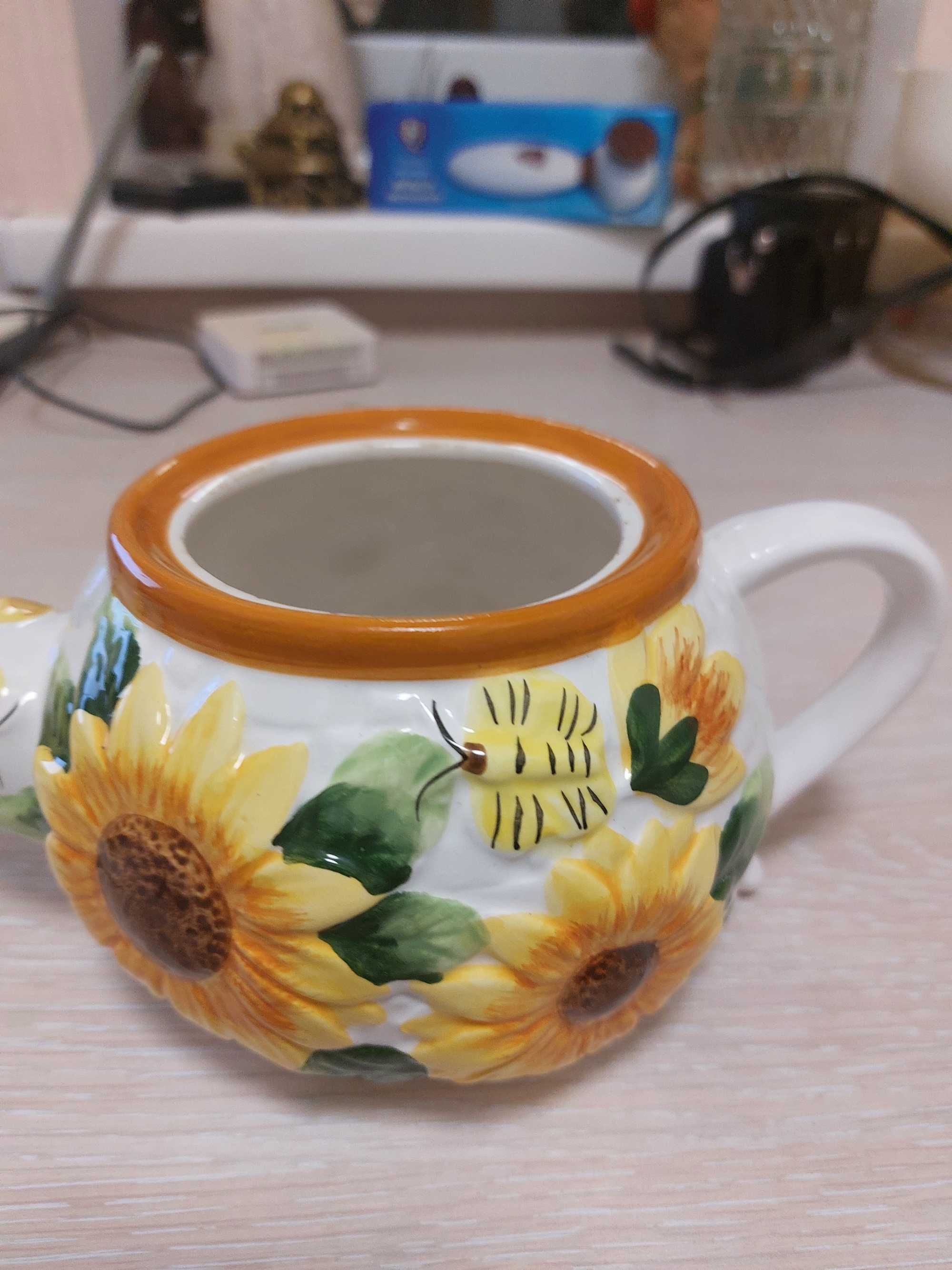 Продам чайник для декору.