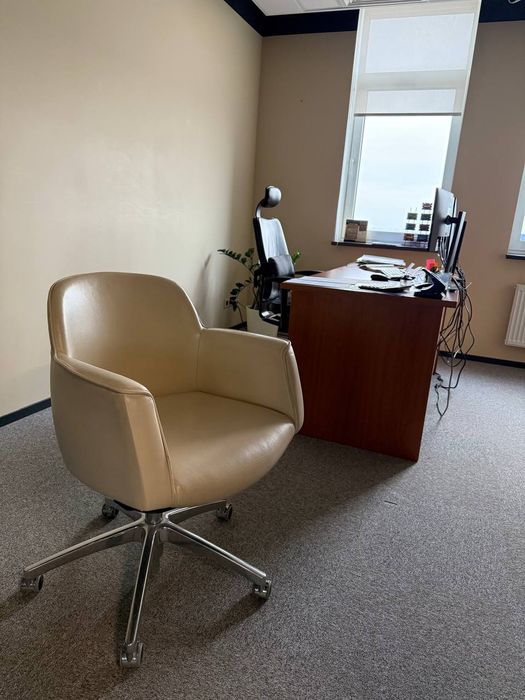 РОЗПРОДАЖ ОФІСУ,стілець, крісла,столи,тумби,комоди,шафи,стелажі,пуфи