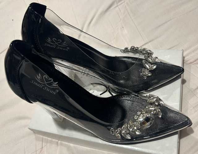 czółenka na obcasie, przezroczyste buty z eleganckimi dodatkami