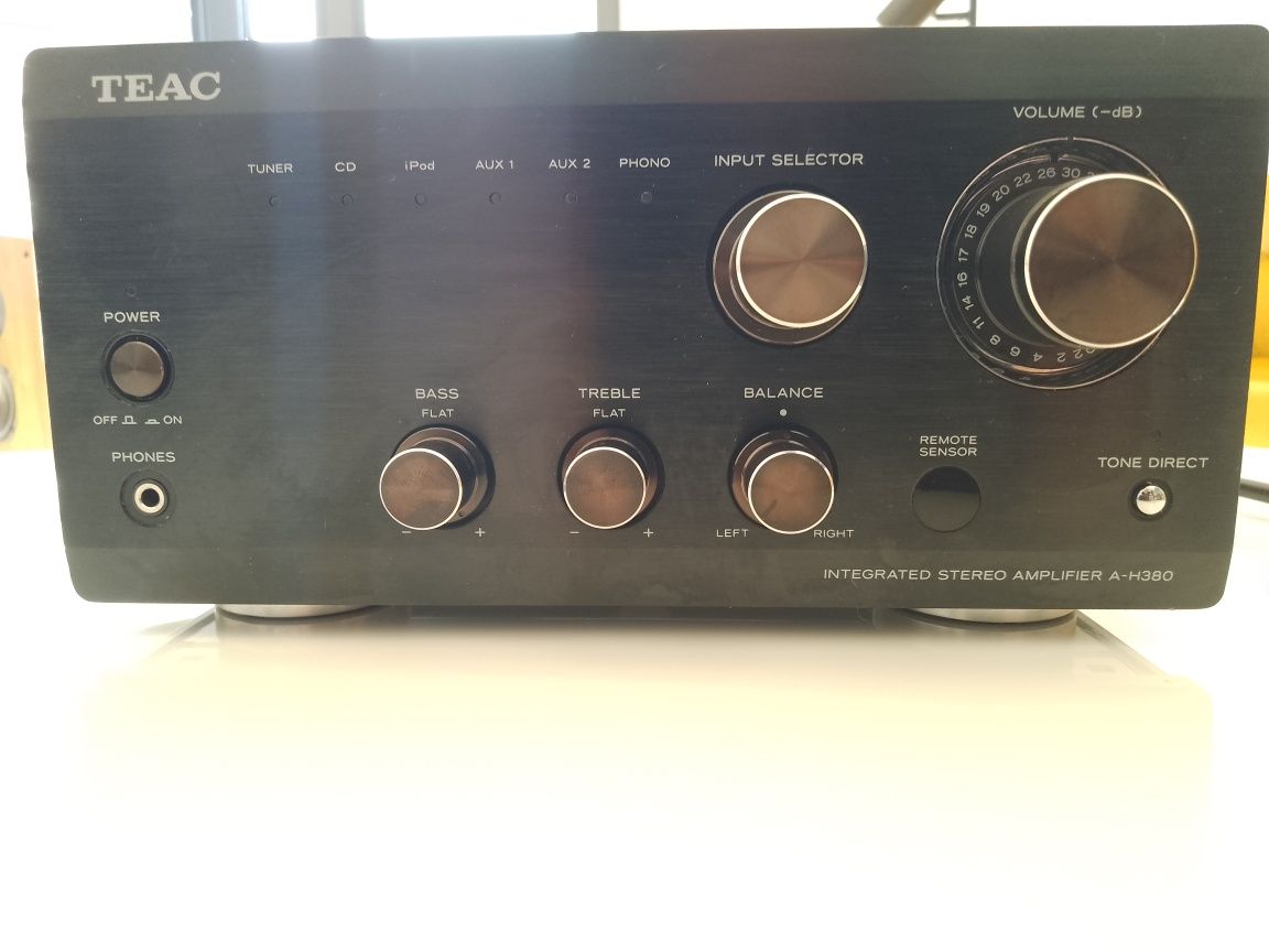 Wzmacniacz stereo Teac