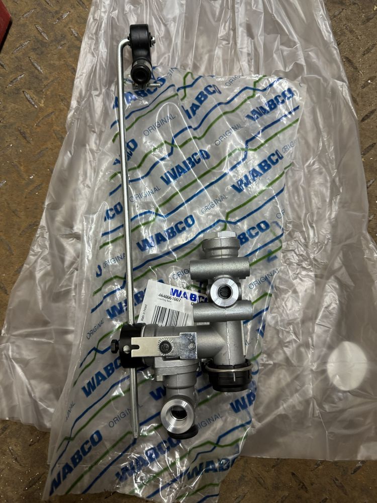 Кран рівня підлоги WABCO 4640061007