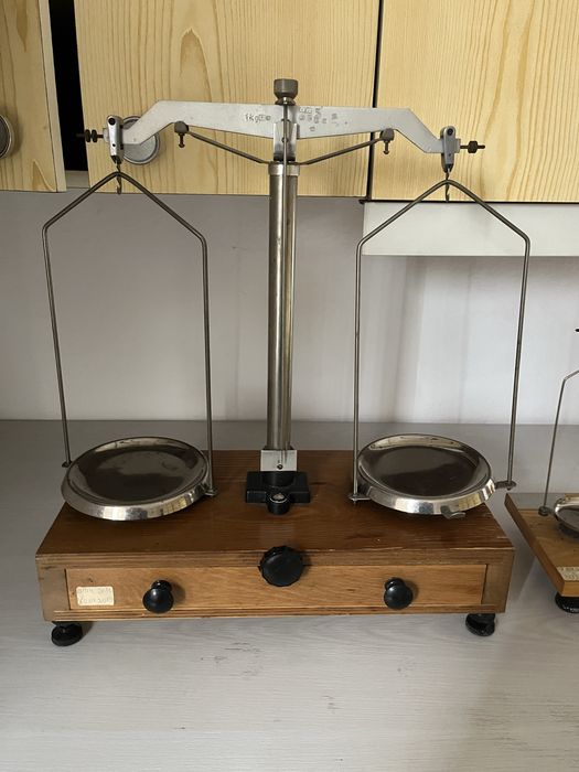 Sprzedam stare wagi laboratoryjne