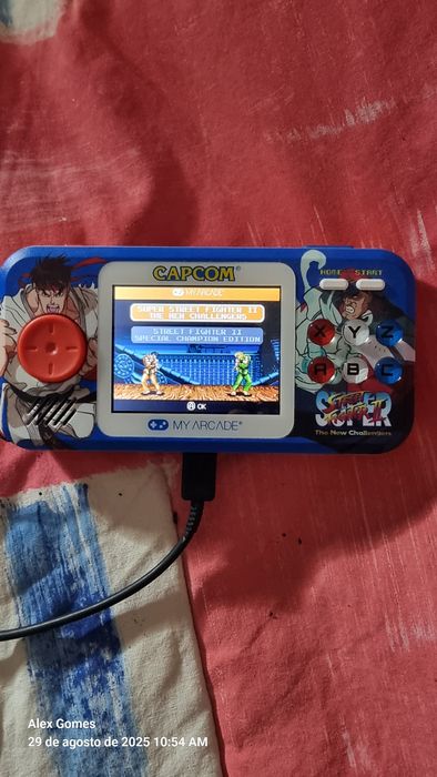 Porta Cartões da Calvin Klein,Bose auriculares e Capcom video game