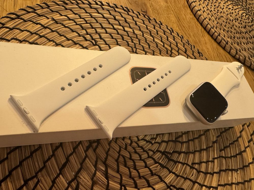 Apple watch 5 40mm, GPS, stan idealny, kondycja baterii 100%,Mielec