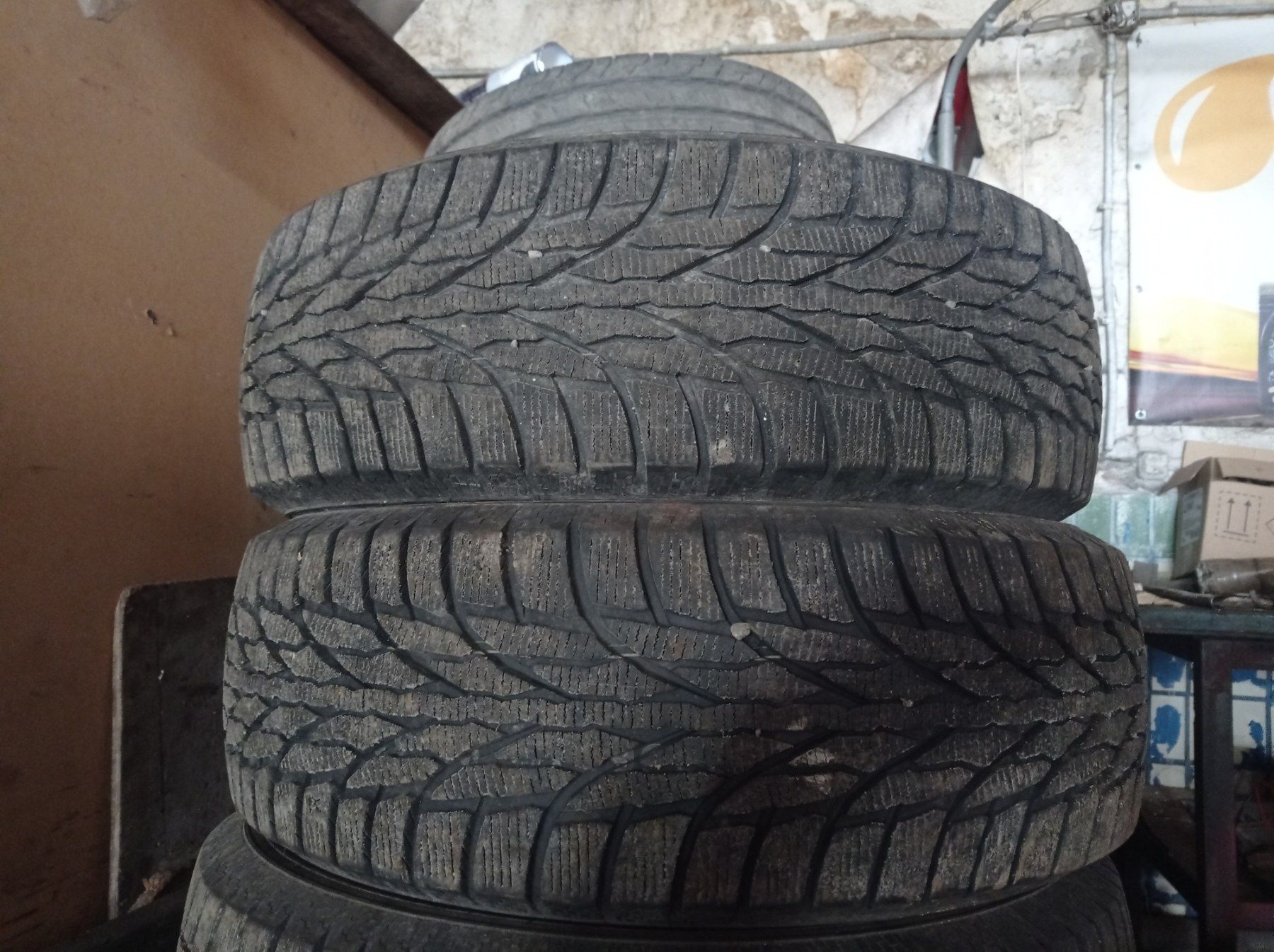 Продам шини зимові KUMHO TIRE winter Craft 235/60 R18