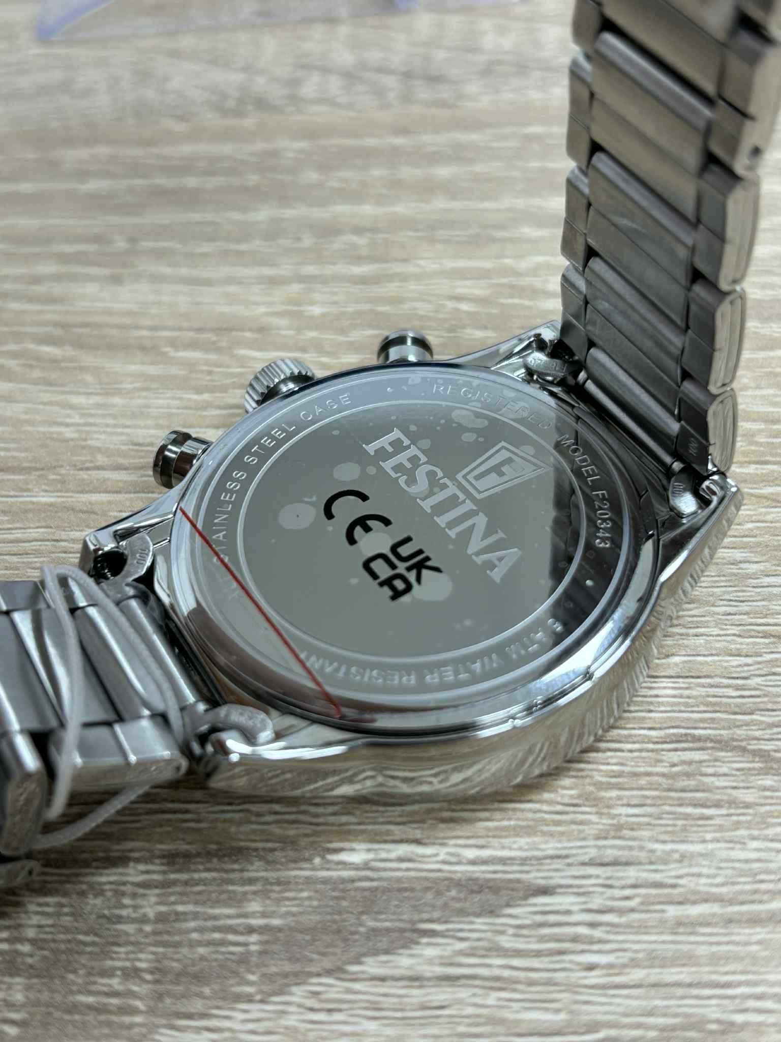 Festina F20343/4 – Czarna tarcza z detalami w złocie. okazja!!