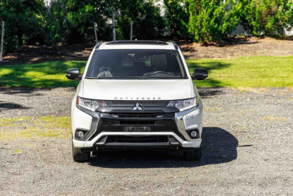 Mitsubishi Outlander Hybrid Plug-in LE S-AWC      2021