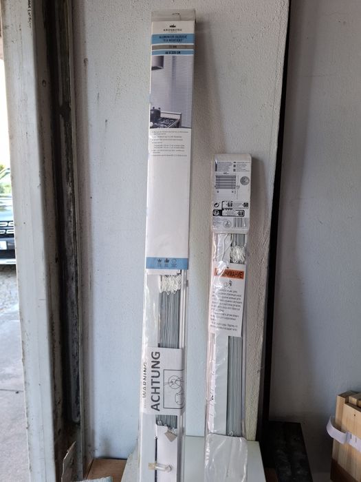 Dois estores venezianas em alumínio branco NOVOS