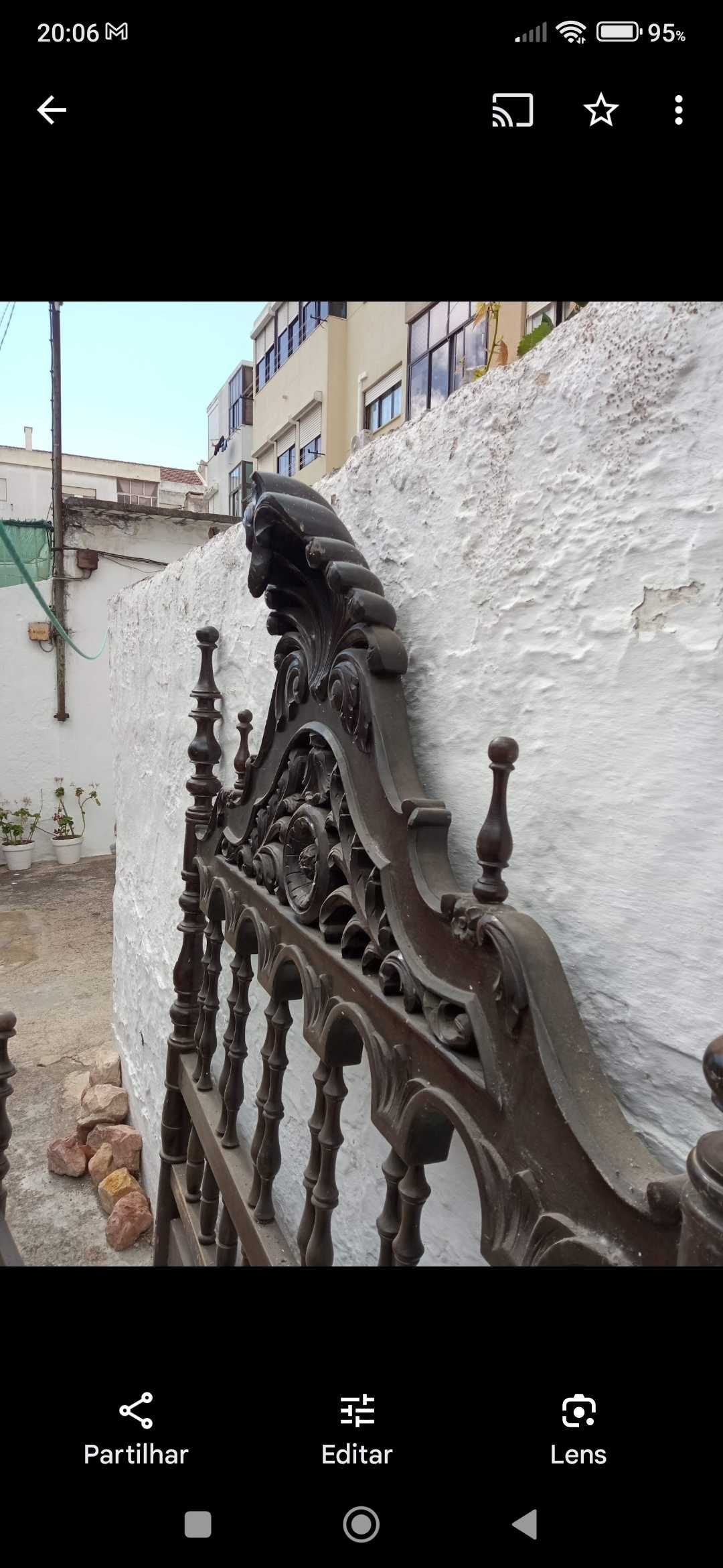 Cama casal trabalhada mogno estilo Séc XIX