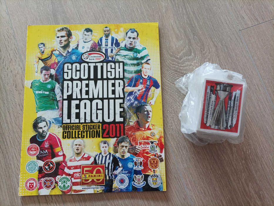 Muitas Colecções de cromos de futebol completas Panini