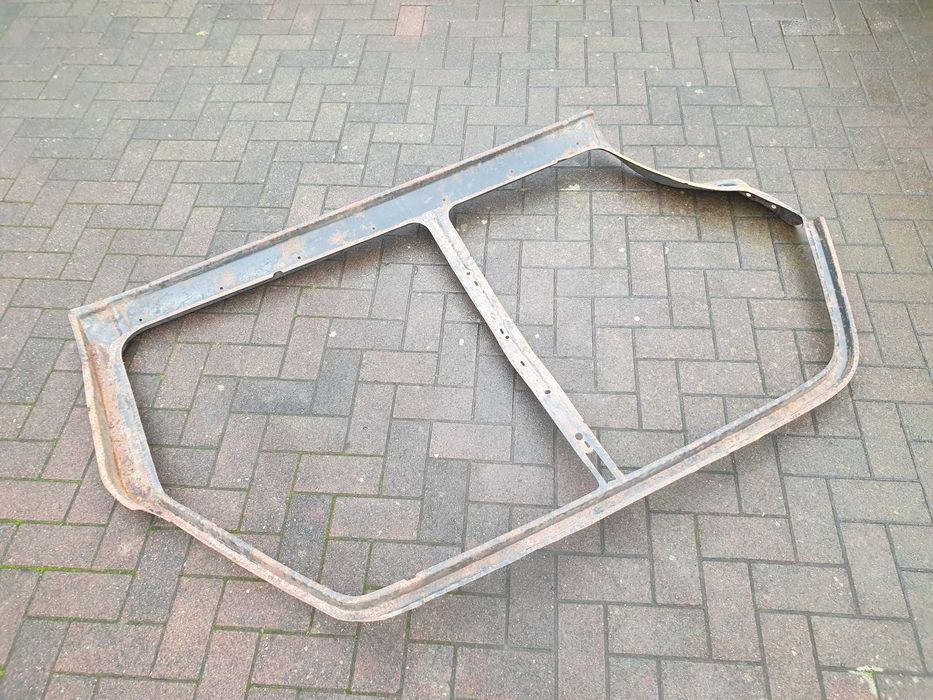 Fiat 125p FSO boki próg fala błotnika bok słupek ramy drzwi progi Lewy