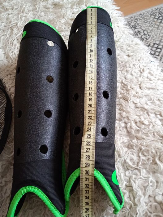 Nagolenniki hokejowe Dito