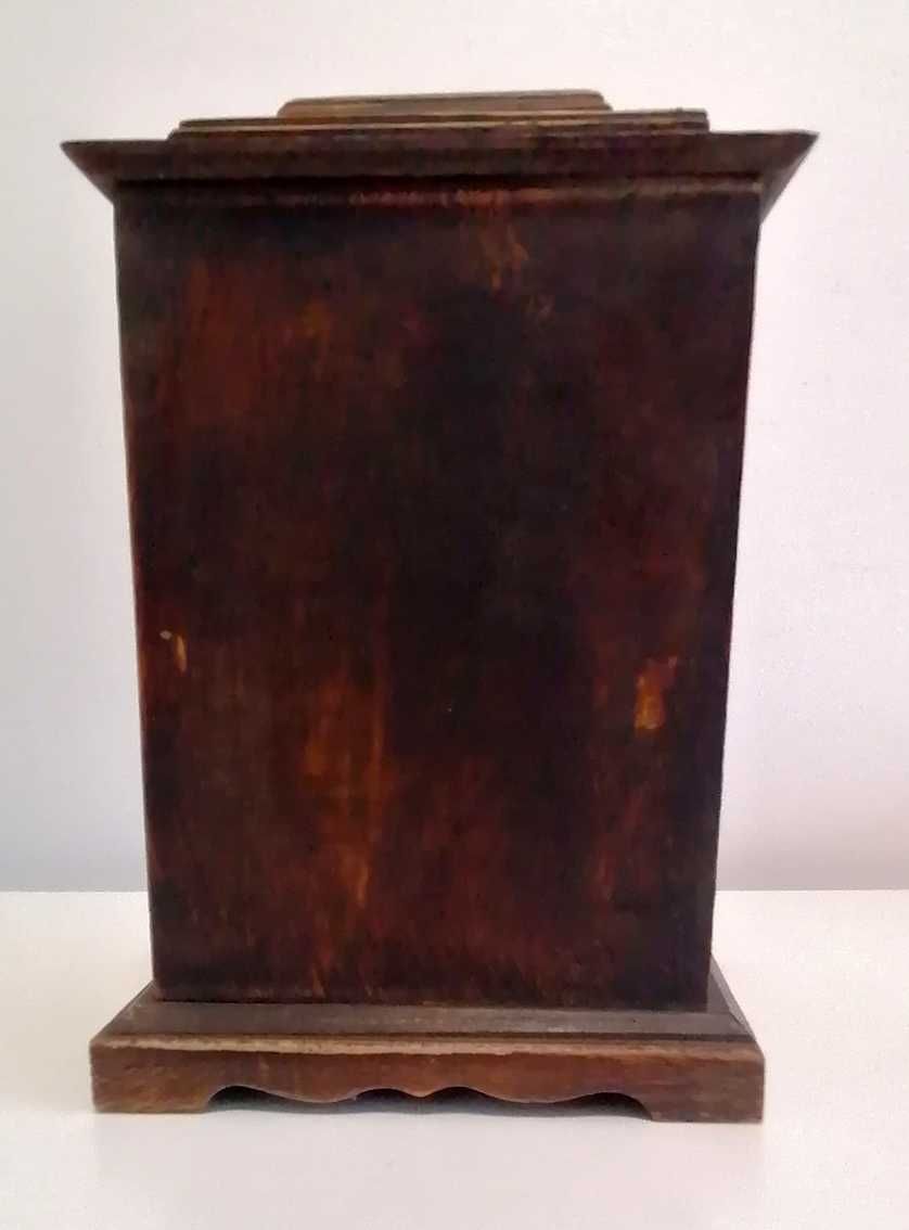 Relógio de madeira