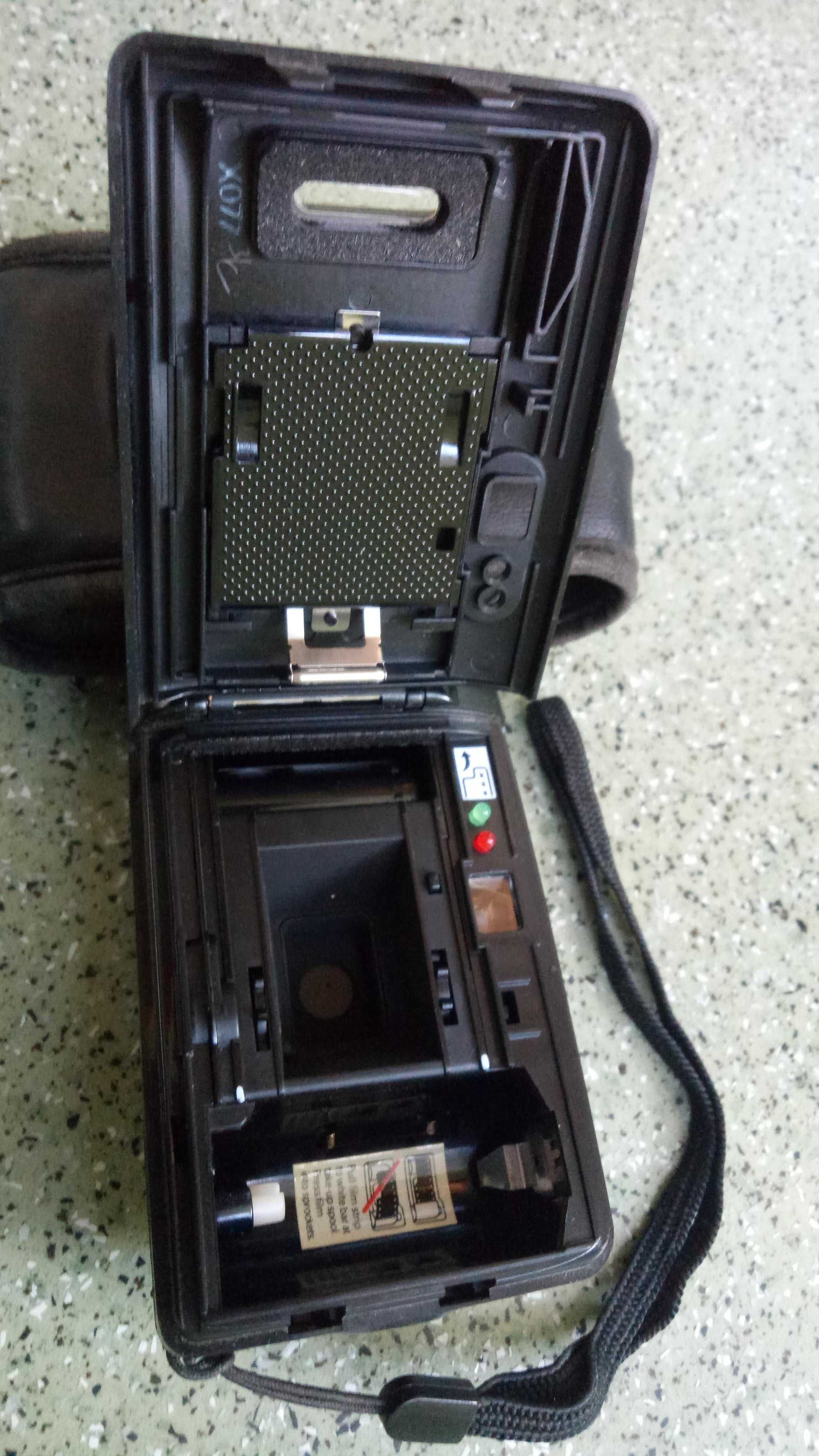 пленочный фотоаппарат "Polaroid" ("мыльница")