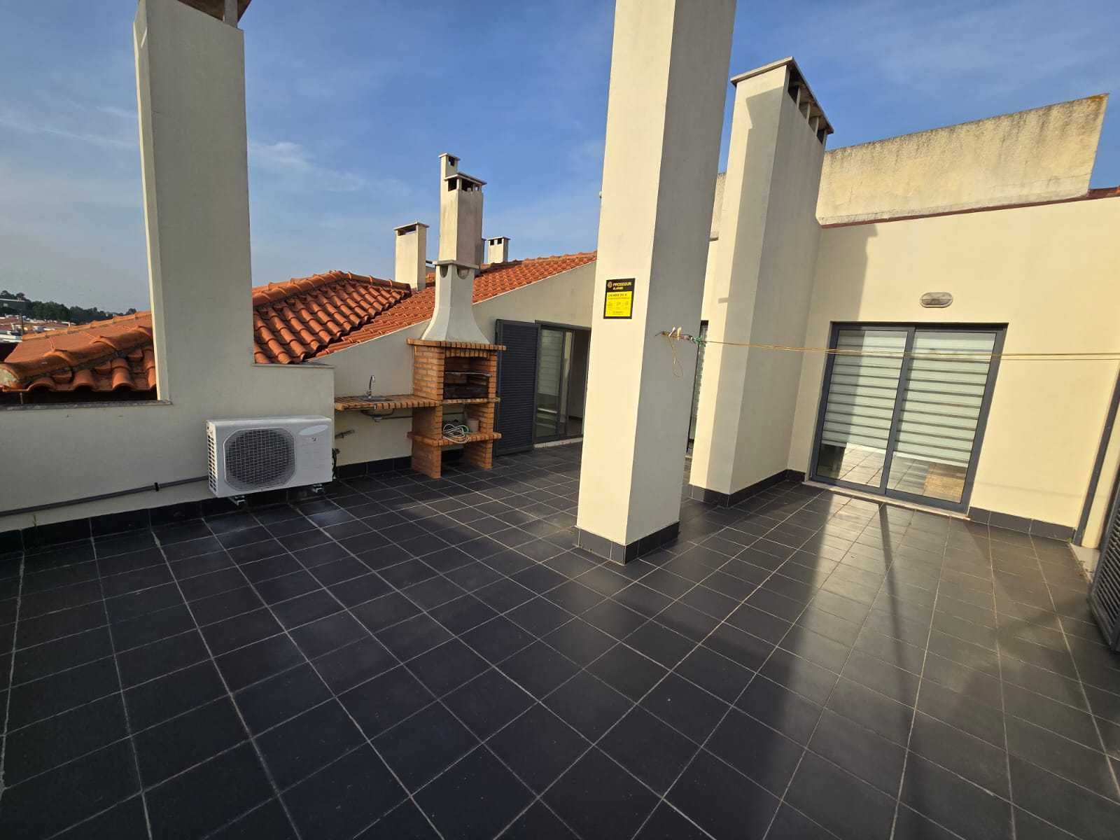 Apartamento Duplex T3+2 (condomínio Solar do Bonito - Entroncamento)