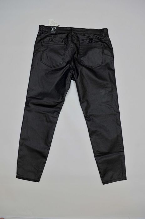 Джинсы Stradivarius эффект кожи 18 petite PUSH UP Англия new