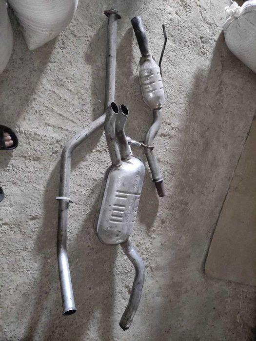 Вихлопна труба W124 Мерседес вихлоп E250 E300