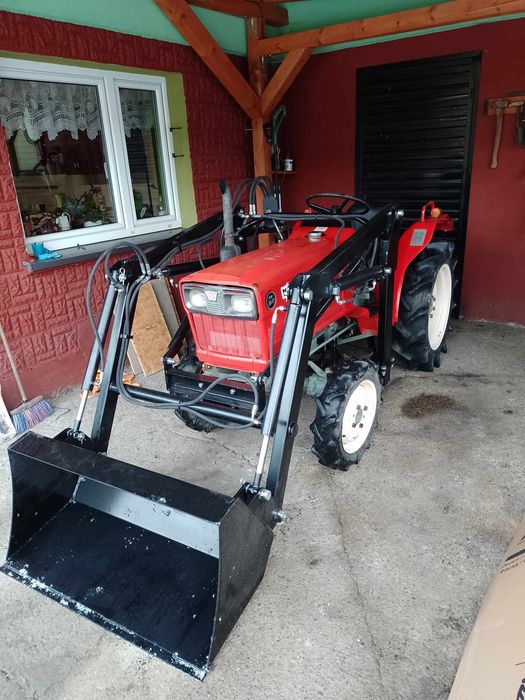 Minitraktor Yanmar YM1610D ładowacz czołowy