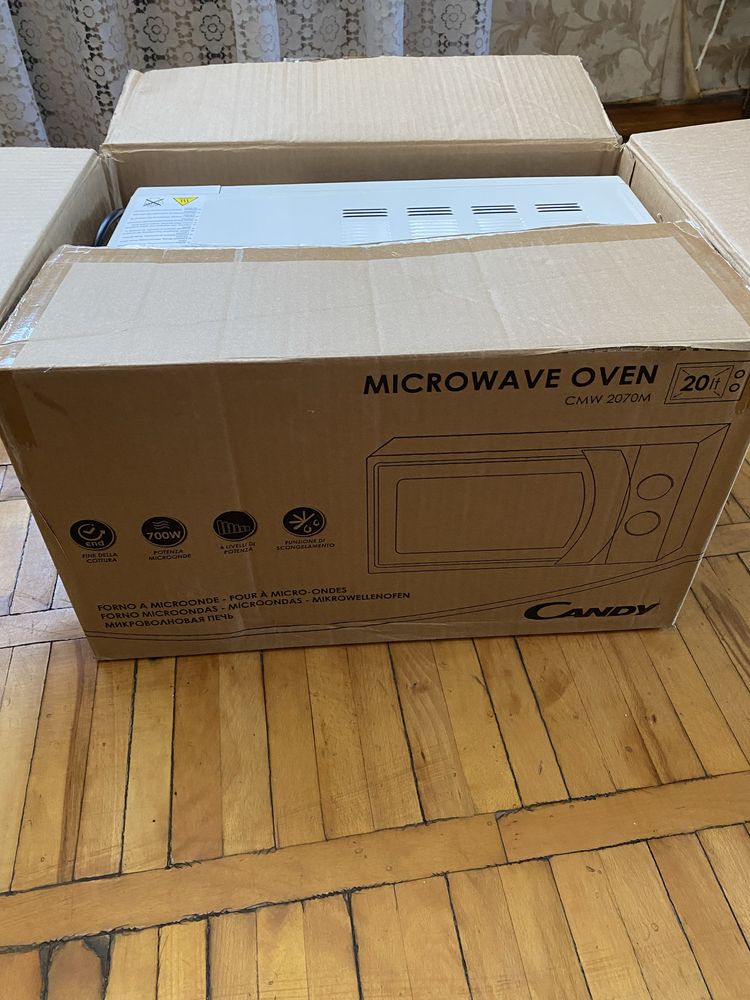 Мікрохвильовка  MICROWAVE OVEN CMW 2070M