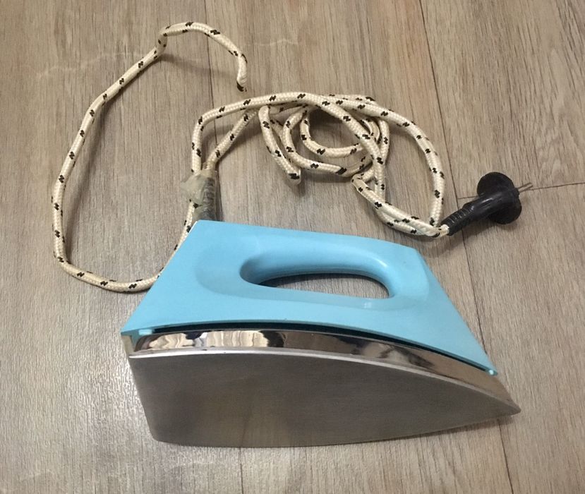 Утюг состояние новый