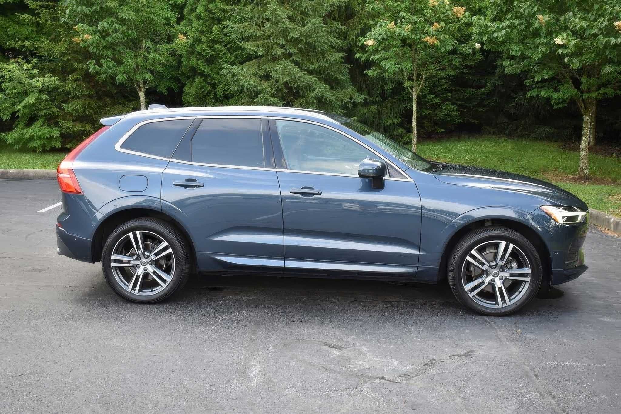 2019 Volvo XC60 T5 Momentum